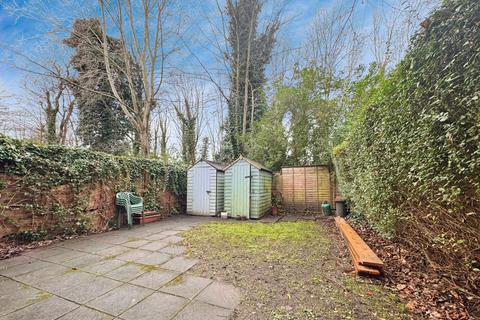 2 bedroom flat to rent, Central Road, West Didsbury, Manchester, M20