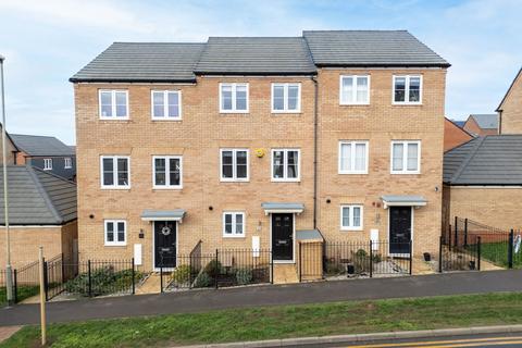 3 bedroom terraced house for sale, Driver Way, Wellingborough NN8