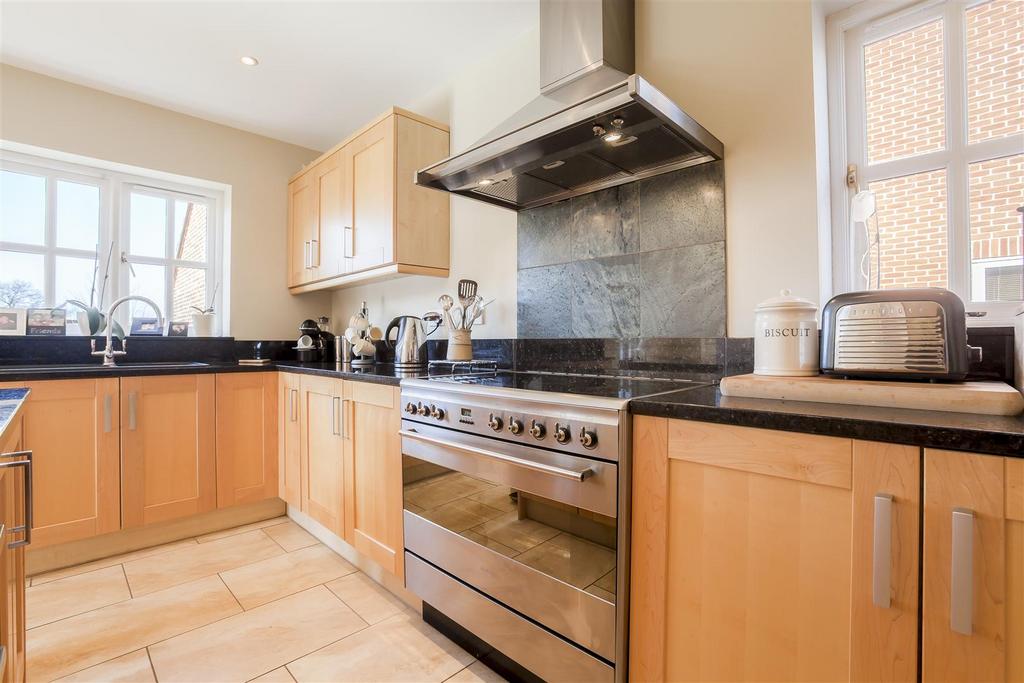 Kitchen Oven.jpg
