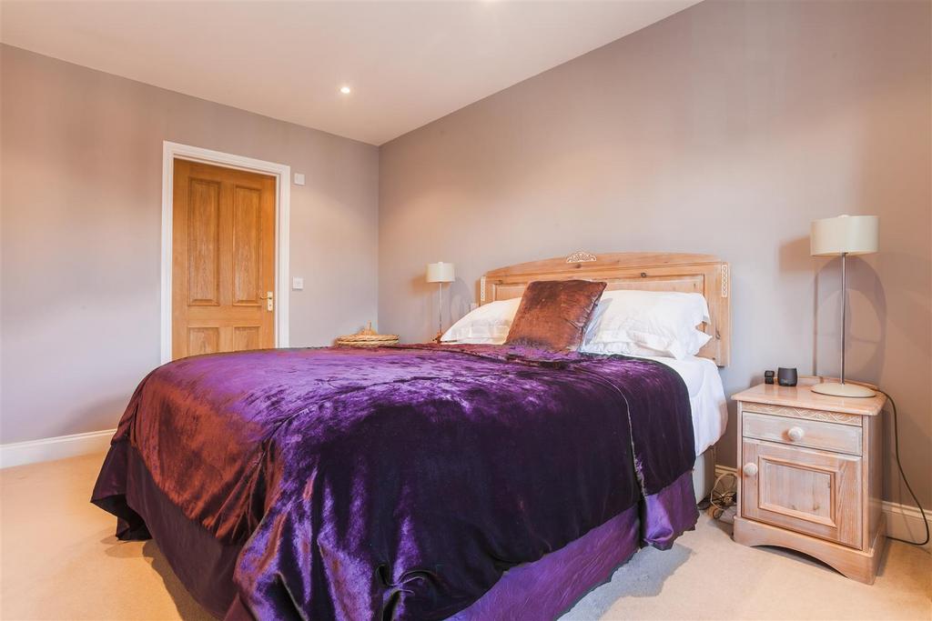 Bedroom 2.jpg