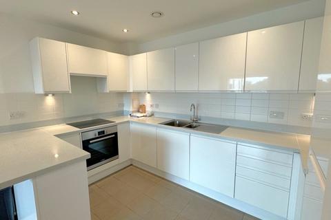 2 bedroom apartment to rent, Addlestone, Surrey, KT15