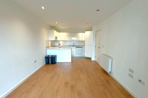 2 bedroom apartment to rent, Addlestone, Surrey, KT15