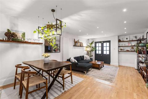 2 bedroom maisonette to rent, Wheler Street, London E1