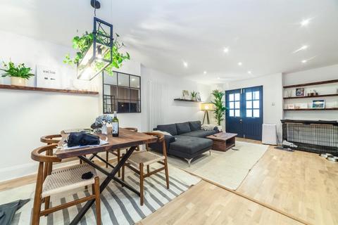 2 bedroom maisonette to rent, Wheler Street, London E1