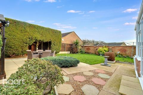 3 bedroom detached house for sale, De-Narde Road, Dereham