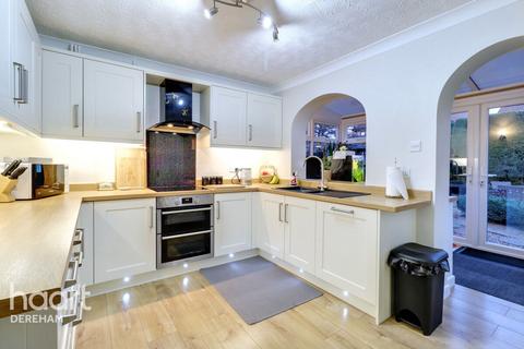 3 bedroom detached house for sale, De-Narde Road, Dereham