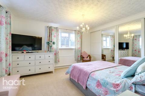 3 bedroom detached house for sale, De-Narde Road, Dereham