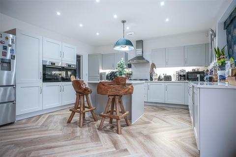 5 bedroom house to rent, Elyward Drive, Radford Semele, Leamington Spa