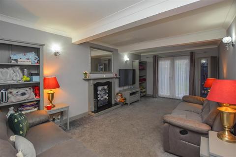3 bedroom detached house for sale, Orchard Lane, Pilgrims Hatch, Brentwood
