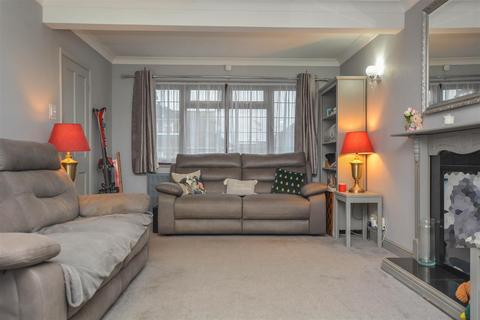 3 bedroom detached house for sale, Orchard Lane, Pilgrims Hatch, Brentwood