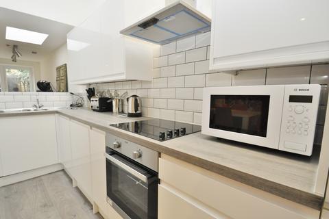 1 bedroom house of multiple occupation to rent, Macfarlane Road, London W12