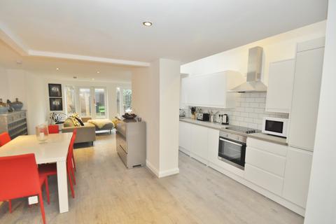 1 bedroom house of multiple occupation to rent, Macfarlane Road, London W12