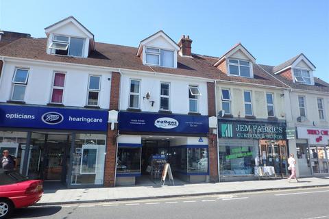 2 bedroom flat to rent, Station Road, New Milton, BH25 6JX