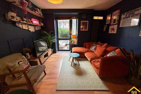 2 bedroom flat for sale, Marnock House, London, SE17