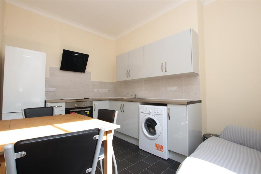 Kitchen dining room.JPG