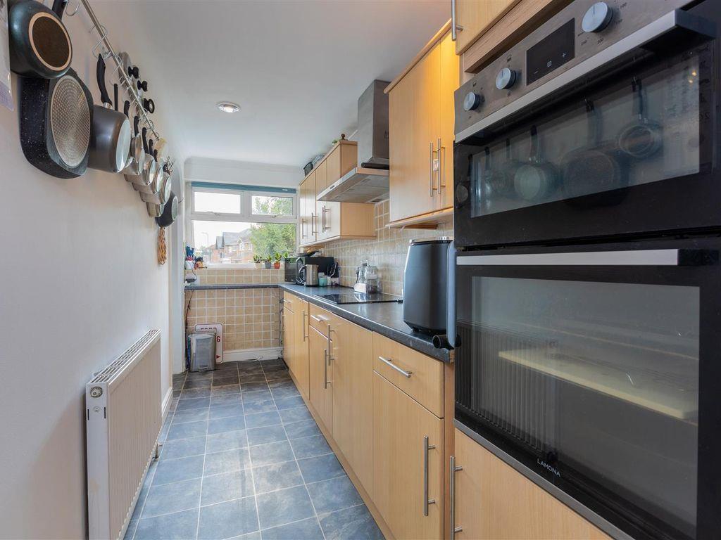 52 Abbotts-New Kitchen 1.jpg