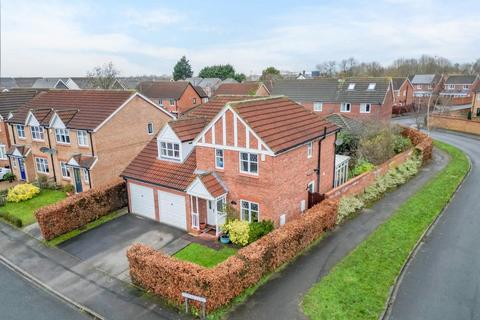 4 bedroom detached house for sale, Pentire Close, York
