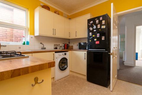 2 bedroom apartment to rent, Talbot Park