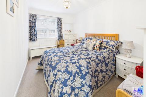 2 bedroom retirement property for sale, Trafalgar Road, Gravesend