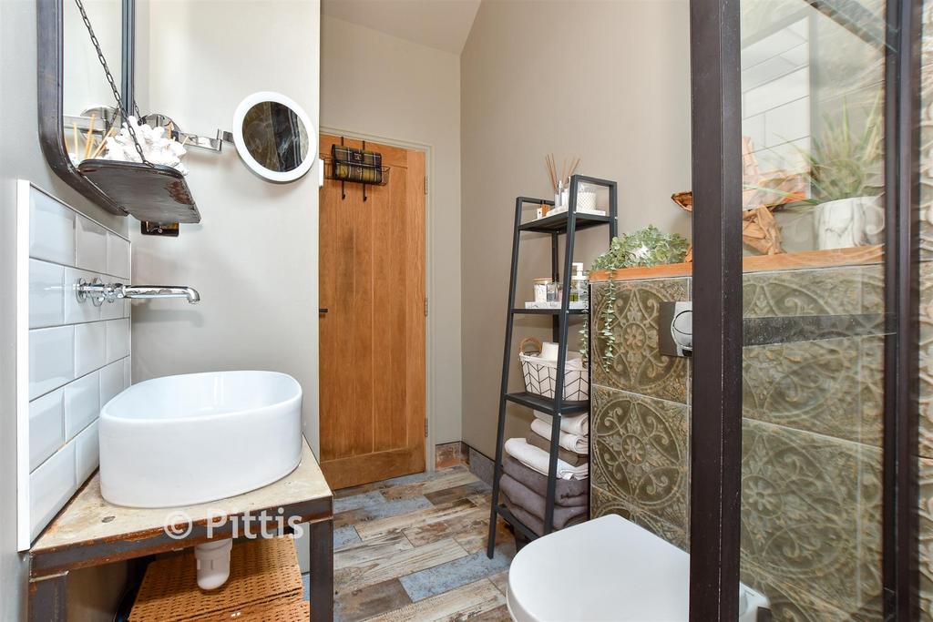 Shower Room*