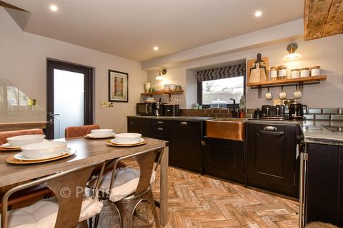2 bedroom cottage for sale, High Street, Wroxall, Isle of Wight