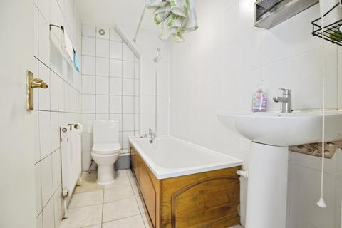 1 bedroom flat for sale, North Birkbeck Road, London, E11 4JF