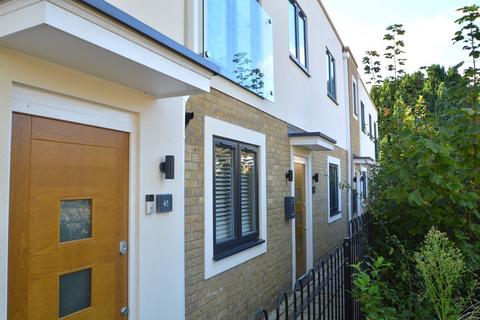 1 bedroom apartment to rent, Kemble Close, Weybridge, KT13
