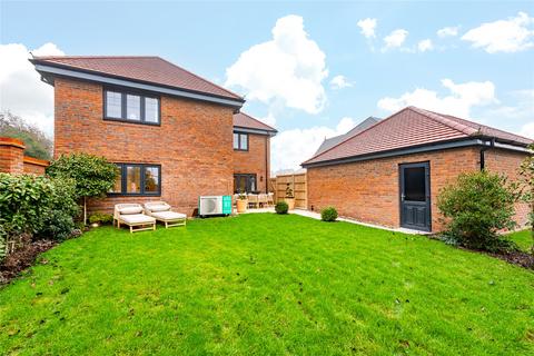 undefined, Russell Road, Toddington, Dunstable, Bedfordshire, LU5