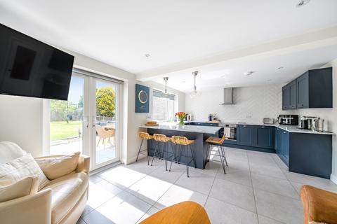 2 bedroom bungalow to rent, Elizabeth Avenue, PO21