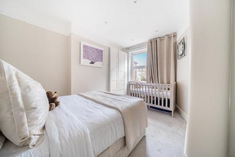2 bedroom flat to rent, Nemoure Road, London, W3