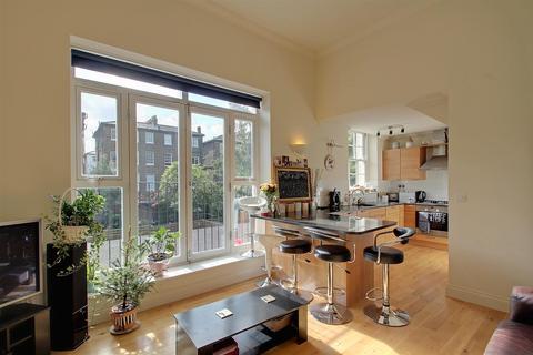 2 bedroom flat to rent, Brondesbury Road, Queens Park