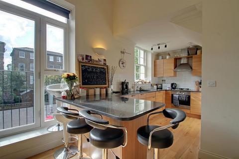 2 bedroom flat to rent, Brondesbury Road, Queens Park