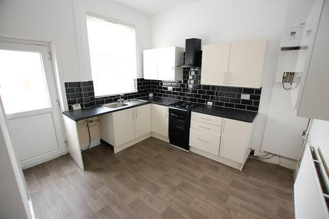 2 bedroom end of terrace house to rent, Canterbury Street, Greater Manchester OL6