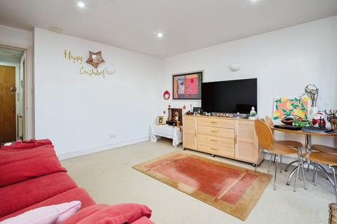 1 bedroom apartment for sale, Arnhem Place, London E14