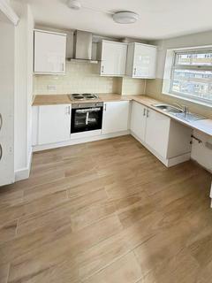 2 bedroom apartment to rent, Clove Street, London