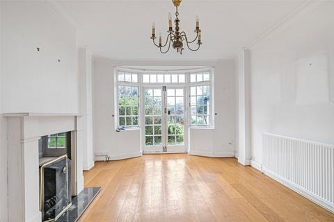 4 bedroom semi-detached house for sale, Kent Avenue, London, W13