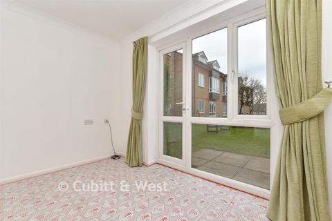 1 bedroom ground floor flat for sale, Thicket Road, Sutton, Surrey