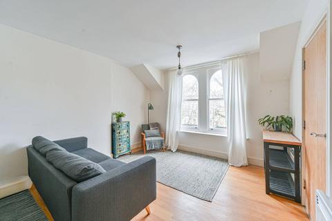Studio to rent, Breakspears Road, Brockley, London, SE4