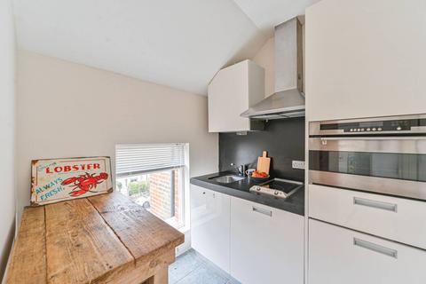 Studio to rent, Breakspears Road, Brockley, London, SE4