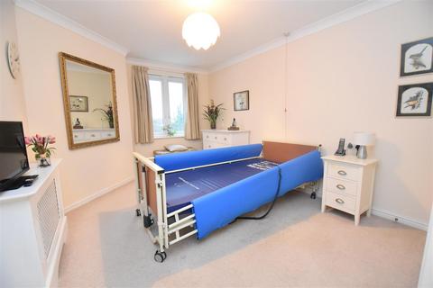 2 bedroom retirement property for sale, Ashingdon Road, Rochford