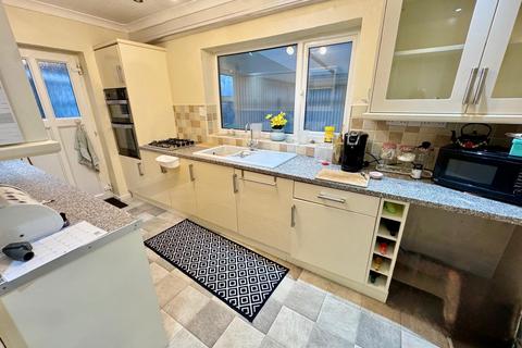 3 bedroom bungalow for sale, Elmpark Grove, Greater Manchester OL12