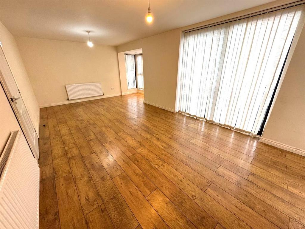 LOUNGE 1.jpeg