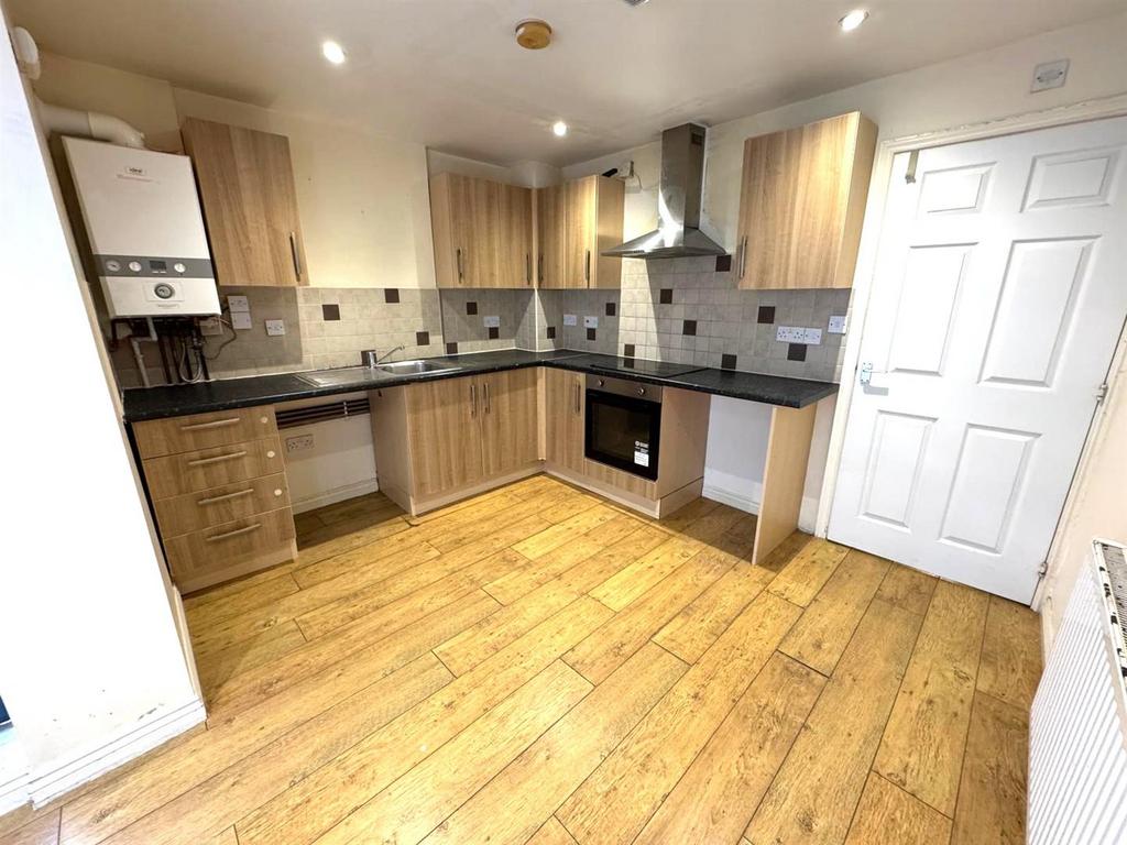 KITCHEN 1.jpeg