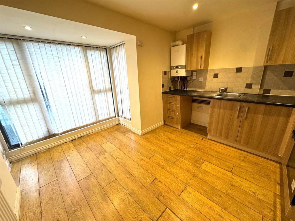 KITCHEN 2.jpeg