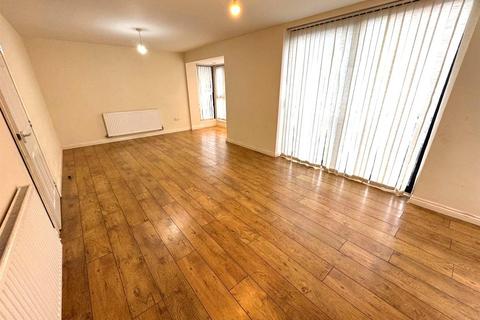 2 bedroom apartment to rent, Parkfield Road, Wolverhampton