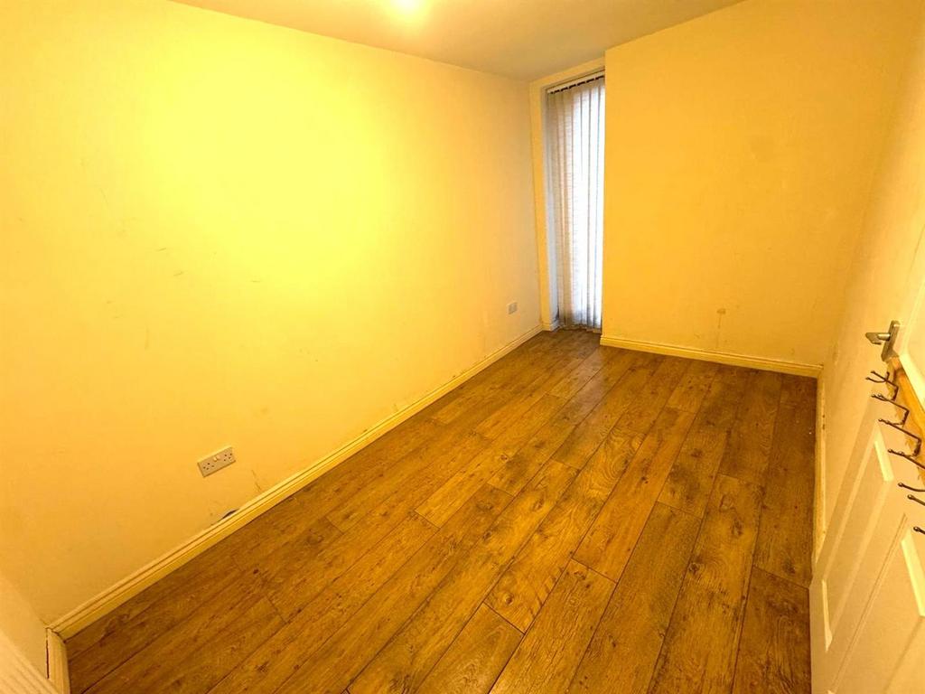 BEDROOM 2.jpeg