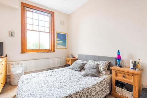 1 bedroom flat to rent, Swaffield Road, Earlsfield, London, SW18
