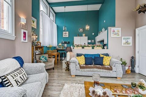 2 bedroom flat for sale, Hagley Road, Stourbridge, DY8