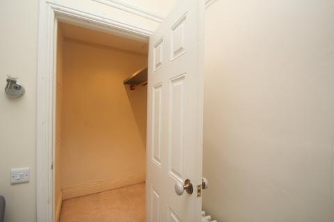 1 bedroom flat to rent, East Parade, Harrogate, North Yorkshire, HG1