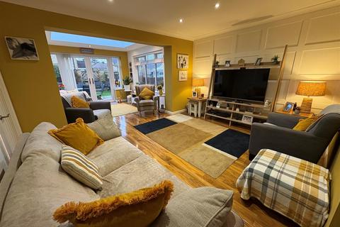 undefined, Siskin Drive, Clayton Heights, Bradford